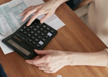 5 Essential Strategies on How to Consolidate Debt Without Ruining Credit