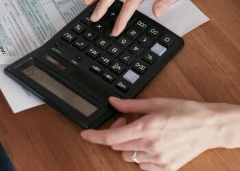 Top 10 Personal Finance Tips for College Students to Save Money